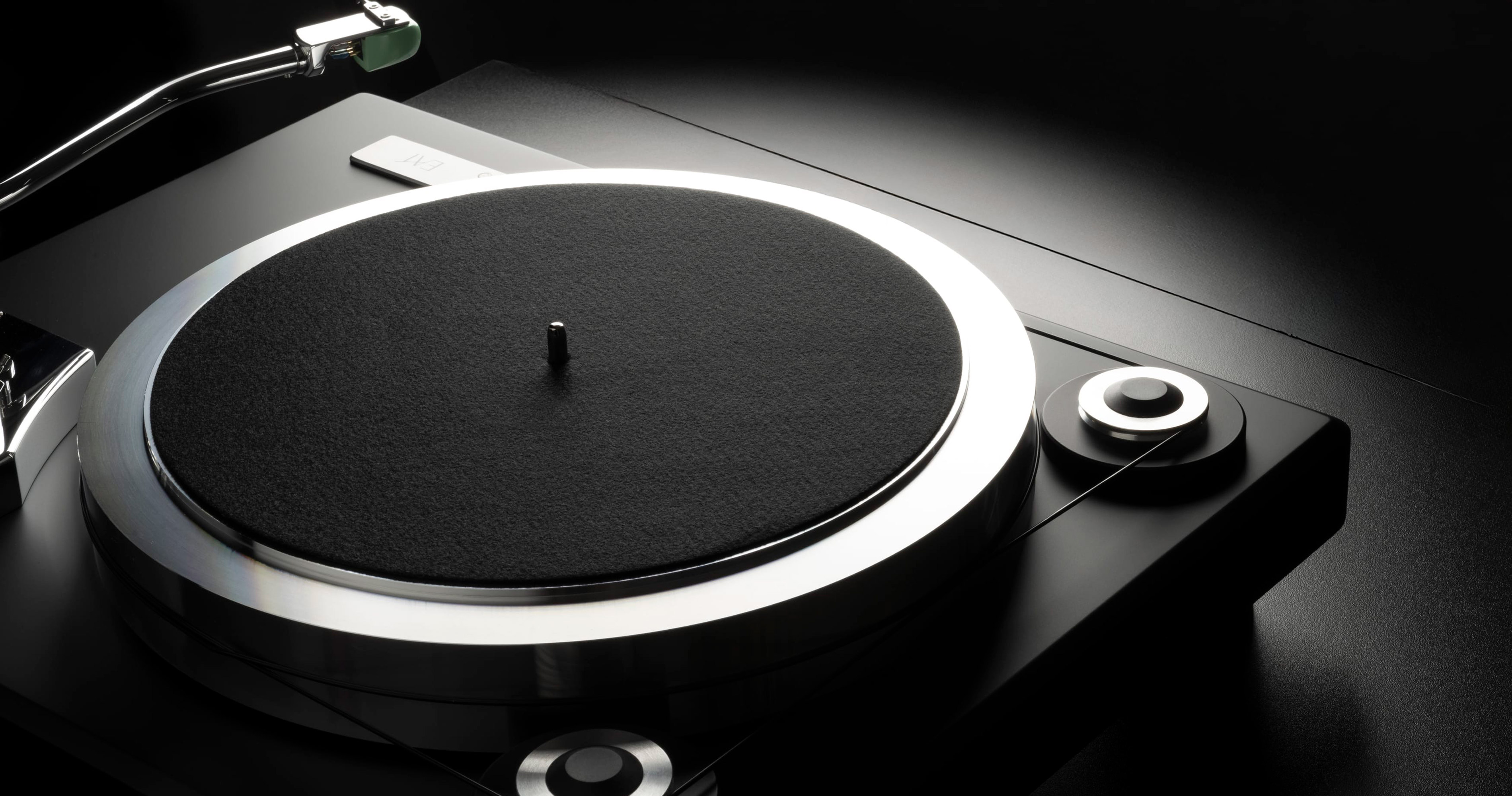 European Audio Team Announce New High-End Turntable: F-Dur